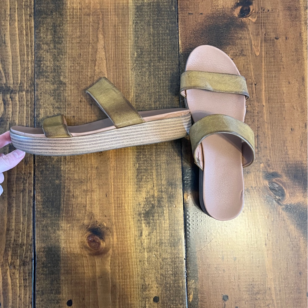 Size 10 sandals